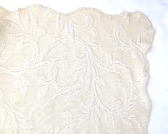 Vintage Ivory Matelasse Cotton Coverlet - Scalloped Edges (King or California King Size)