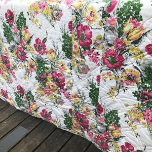 Vibrant Vintage Linen Floral Bedspread (King Size)