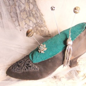 Edwardian Shoe, Vintage Pincushion, Antique 1910's Shoe, Louis Heel Shoe, Velvet Pincushion image 6