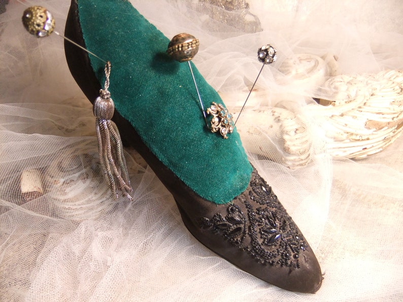 Edwardian Shoe, Vintage Pincushion, Antique 1910's Shoe, Louis Heel Shoe, Velvet Pincushion image 5