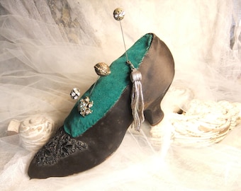 Edwardian Shoe, Vintage Pincushion, Antique 1910's Shoe, Louis Heel Shoe, Velvet Pincushion