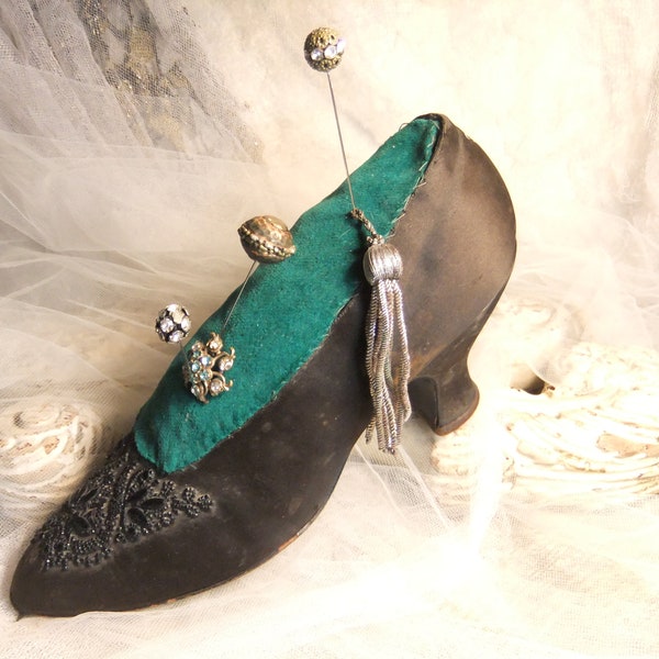 Edwardian Shoe, Vintage Pincushion, Antique 1910's Shoe, Louis Heel Shoe, Velvet Pincushion