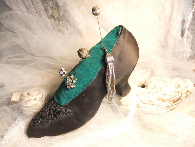 Edwardian Shoe, Vintage Pincushion, Antique 1910's Shoe, Louis Heel Shoe, Velvet Pincushion image 1