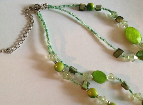 Vintage Lime Green Mother of Pearl Necklace - image 4