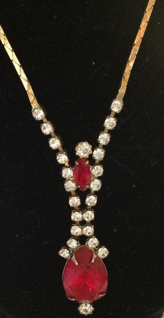 Vintage Ruby Red Teardrop Rhinestone Necklace