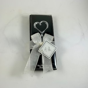 Vintage HEART BOTTLE STOPPER,  Wine Stopper, Barware, by Bouchon de Bouteille