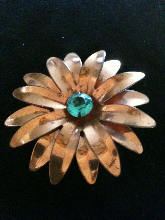 Beautiful Vintage Copper Flower Brooch with Green 