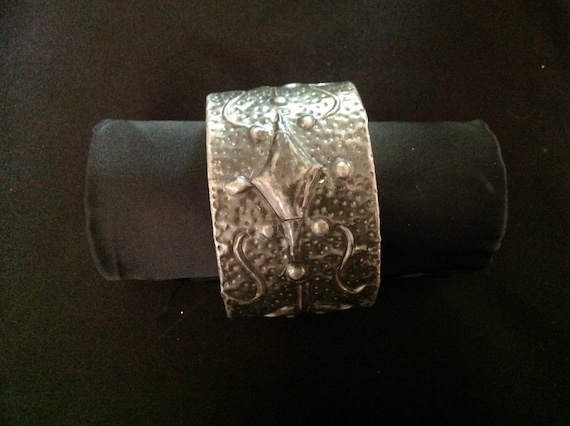 Vintage Western Metal Cuff Bracelet - image 1