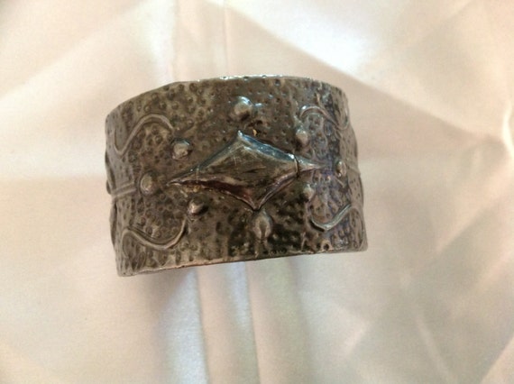 Vintage Western Metal Cuff Bracelet - image 3