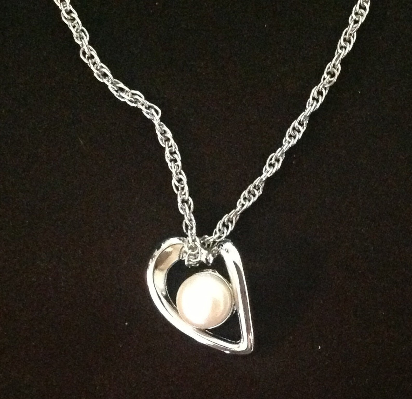 Vintage Genuine Fresh Water Pearl /heart Necklace - Etsy