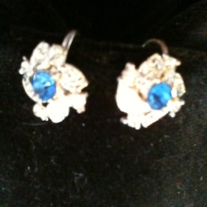 Vintage Turquoise Rhinestone Flower/Star Screw Back Earrings