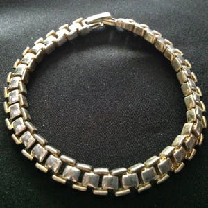 PREMIER DESIGN BRACELET  (Gold tone)