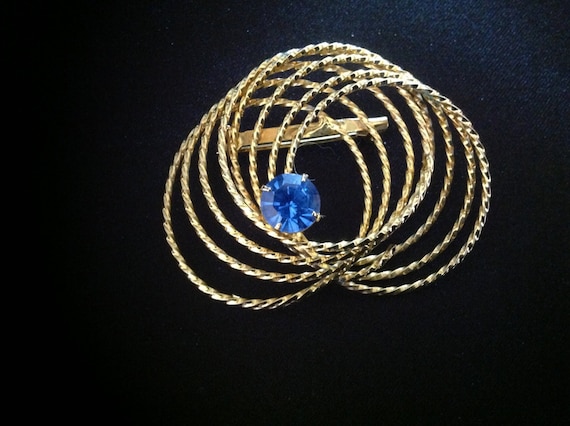 Vintage Swirl Brooch w/Royal Blue Rhinestone Broo… - image 1