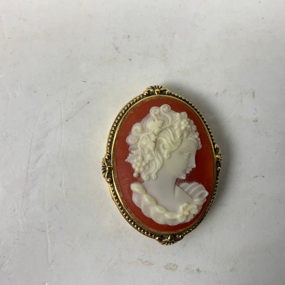 Vintage CAMEO PERFUME BOX, Estée Lauder, Solid Perfume Compact, Coral, Keepsake,