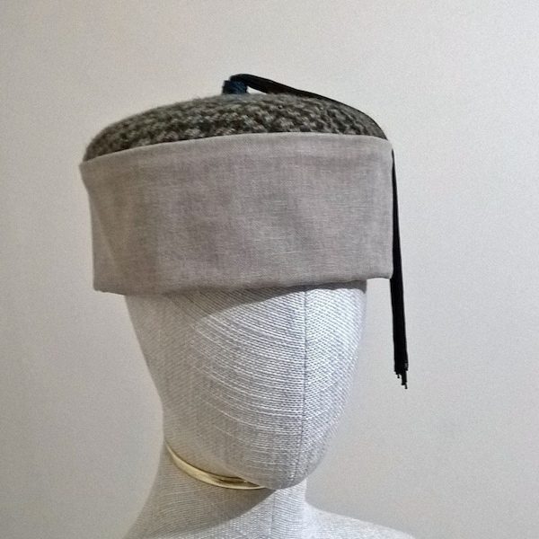 Smoking / Thinking Cap in Brown Harris Tweed with Tassel - size large 24" / 61cm