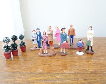 Vintage, Hawthorn Village Miniatures- People Traveling, Dog Walker- Christmas Village, Train Set, Doll House