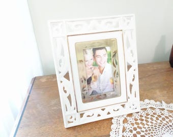 Vintage, Lenox Portrait Gallery Frame- 5 by 7 Inch Picture- White Ceramic, Gold Edge- Easel Back