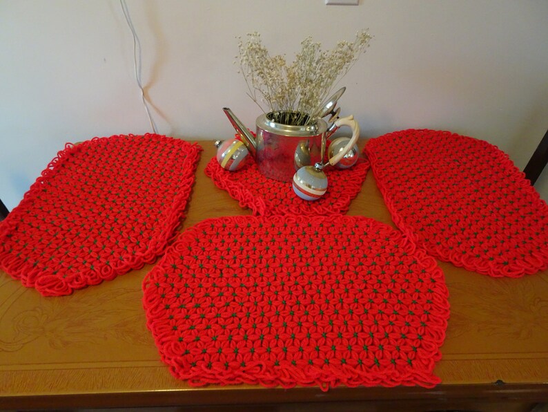 Very Cool Vintage Yarn Loom Placemats Four Placemats One Etsy