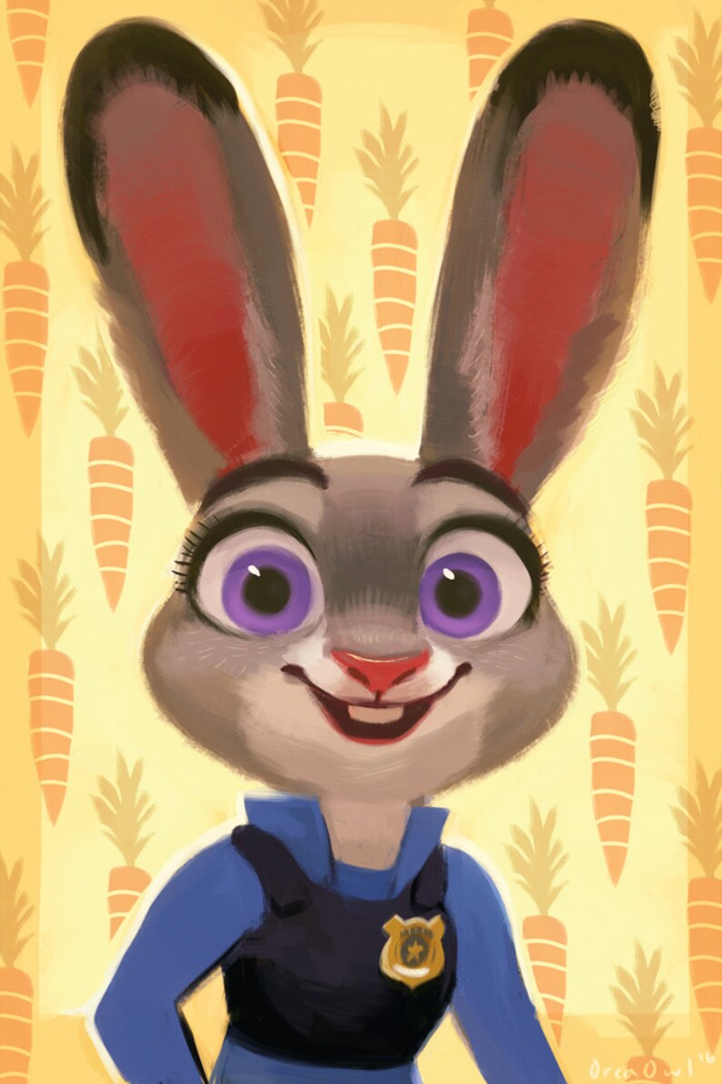 Puede incluir: Una ilustraci&oacute;n de dibujos animados de un conejo gris con grandes ojos morados y una nariz rosa. El conejo lleva un uniforme de polic&iacute;a azul con una insignia. El fondo es un patr&oacute;n amarillo de zanahorias.