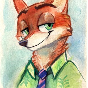Puede incluir: Una pintura de acuarela de un zorro de dibujos animados que lleva una camisa verde con estampado tropical y una corbata azul y rosa a rayas. El zorro tiene una sonrisa p&iacute;cara y ojos verdes.