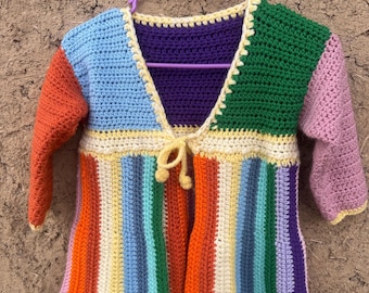 Maglione/giacca all'uncinetto multicolore arcobaleno per bambina, taglia 5