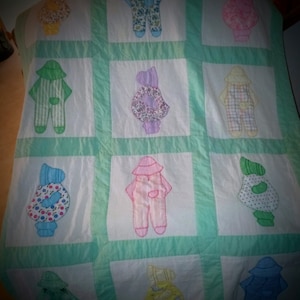 Vintage Sunbonnet Kids Quilt