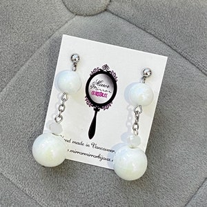 Marilyn Monroe 7 Year Itch Midcentury Modern 1950s 1960s Pinup White Vintage Earrings Rockabilly 1950s White Midcentury Earrings Vintage image 6