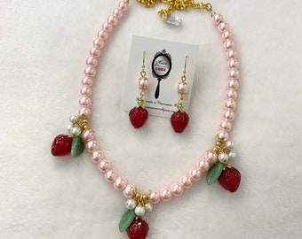 Pink pearl and strawberry necklace set Vintage 1940s jewelry Cottagecore Fairycore fruit jewelry summer vintage Regency strawberry jewelry