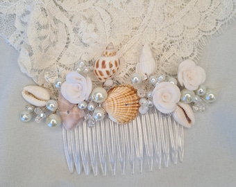 Bohemian beach hair comb, seashell haircomb, shells hair halo, beach bridal hair piece, beach hair accessory, mermaid hair comb with shells