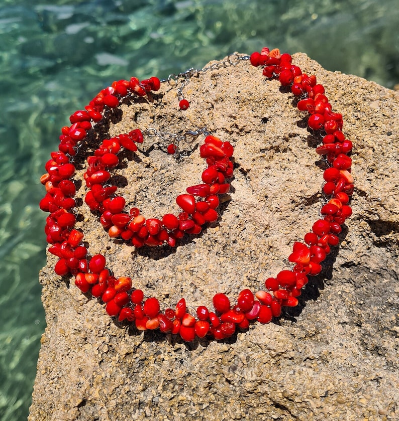 Bijoux en corail, bijoux faits à la main, collier de corail rouge, bracelet de corail, ensemble de bijoux de déclaration, collier en cristal rouge, bijoux de mode image 1