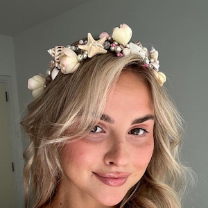 Beach shells tiara, Seashell headpiece, Starfish crown, Bohemian beach hair accessory, Mermaid crown, Beach birthday crown, Sea star tiara