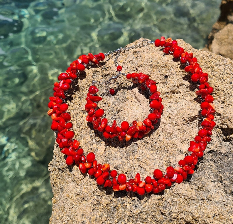 Bijoux en corail, bijoux faits à la main, collier de corail rouge, bracelet de corail, ensemble de bijoux de déclaration, collier en cristal rouge, bijoux de mode image 2