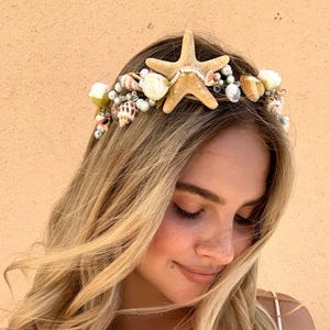 Beach tiara, Seashell headpiece, Shells hair accessory, Tropical hairpiece, Mermaid crown, Beach party crown, Nautical tiara, Starfish halo