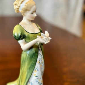 Royal Doulton Veneta Figurine HN2722, Vintage Royal Doulton Porcelain Figurine, Royal Doulton Sculpture