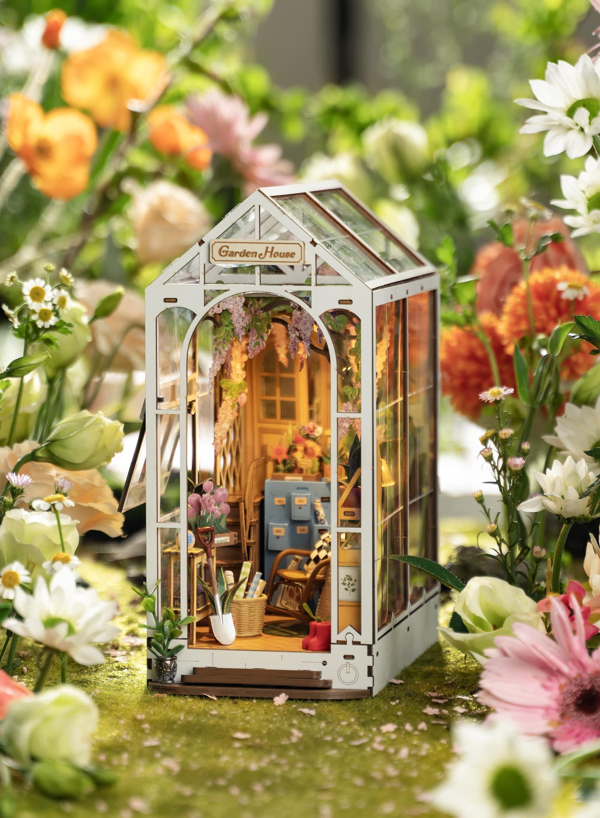Book Nook Garden House