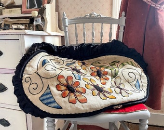 Antique Français main agrémentée de fleurs oreiller coussin canapé lit chaise ou canapé vers 1910-20 / EVE
