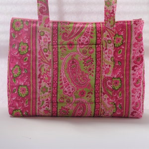 Bolso de mano acolchado con estampado floral de rayas de cachemira en color verde lima y rosa