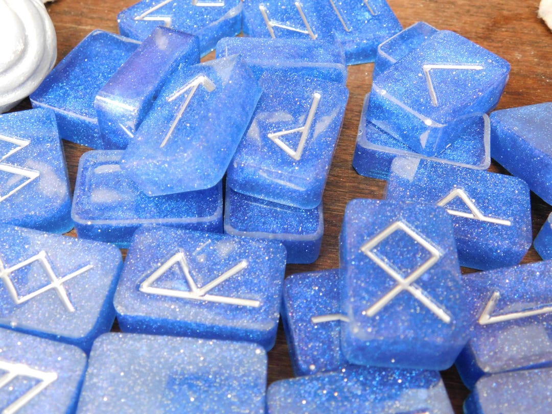 Chameleon Blue Purple Resin Rune Stone Set, Elder Futhark Fortune ...