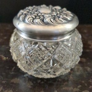19th Century Sterling Silver Vanity Jar: Embossed Floral Lid