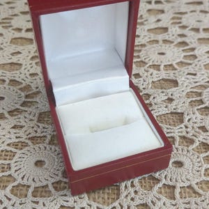 Red Ring Presentation Box / Ring Gift Box Velvet Satin Lined / Ring Storage Box