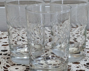 Set of 3 Anchor Hocking Etched Laurel Leaf Juice Glasses / Clear Vintage Flat Bottom / MCM