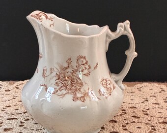 Antiekbruine bloemen transferware kleine kan, creamer, Mellor Taylor & Co.