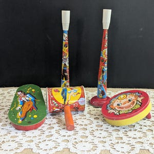 Vintage 5er Set Lithographie Tin Krachmacher / Hörner und Partydekorationen aus Zinn / 1960er Jahre US Metal Toy Mfg. CO.