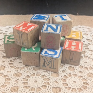 Vintage 1 1/8&quot; Square Wood Alphabet/Number/Picture Blocks / Set of 14 Blocks