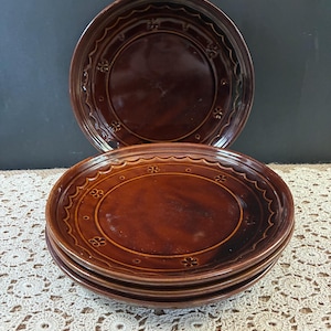 Vintage Marcrest SET OF 4 Stoneware Pottery Plates / Daisy Dot / USA / Tableware