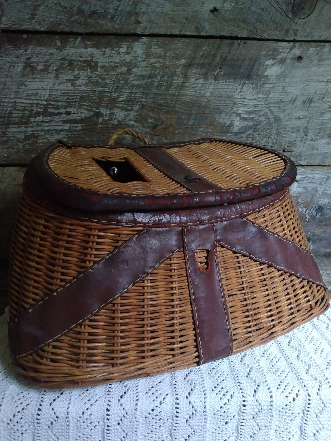 Vintage Fishing Creel Basket / Cabin Decor / Lodge Decor / Etsy