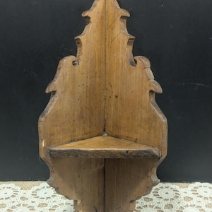 Vintage Scalloped Wooden Corner Shelf