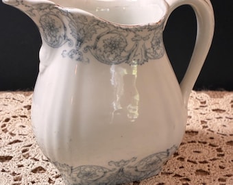 Antik John Maddock blå blommig kanna/gräddkanna, sent 1800-tal, engelsk transferware, lantlig inredning