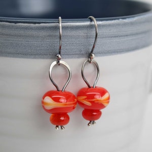 Rote Ohrringe, Rote Lampwork Ohrringe, Rote Perlen Ohrringe, Bunte Ohrringe, Bunte Schmuck, Perlen Ohrringe, Handwerker Schmuck