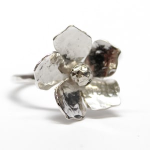 Sterling Silver Flower Ring Size 7.75 US, Artisan Made Floral Jewelry